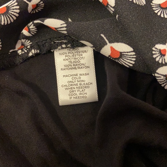 Loft V-Neck Sleeveless Blouse - Picture 5 of 5